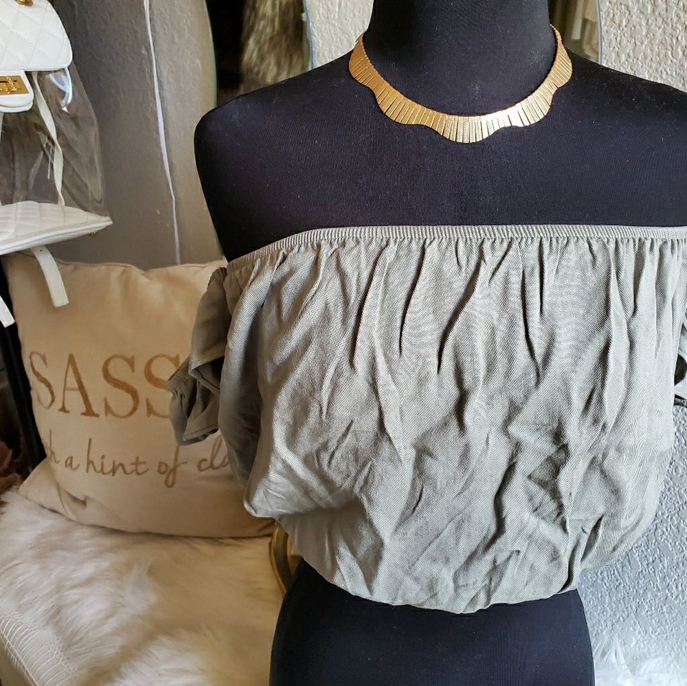 Forever 21 shoulder crop top